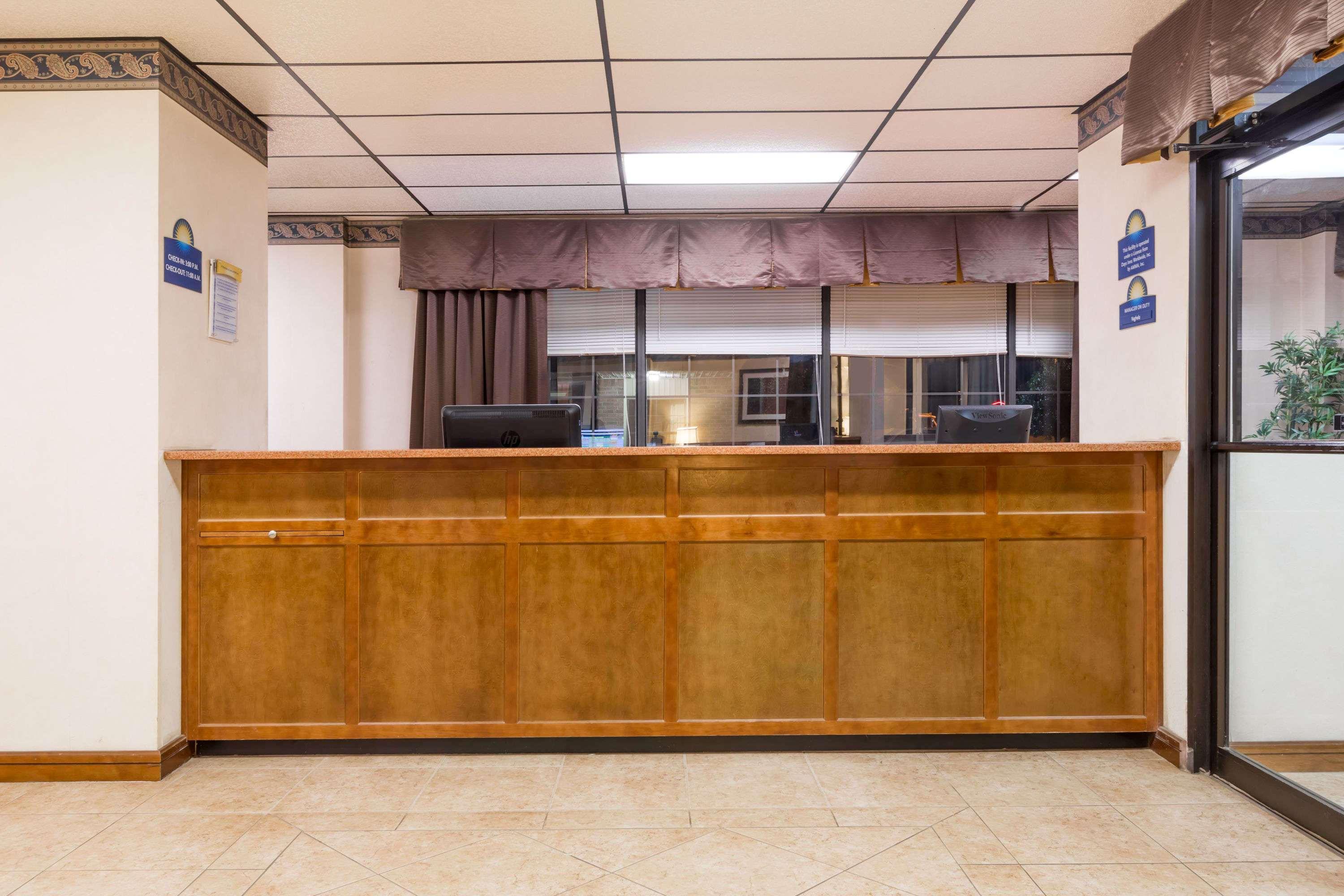 Days Inn By Wyndham Бейтсвилл Экстерьер фото
