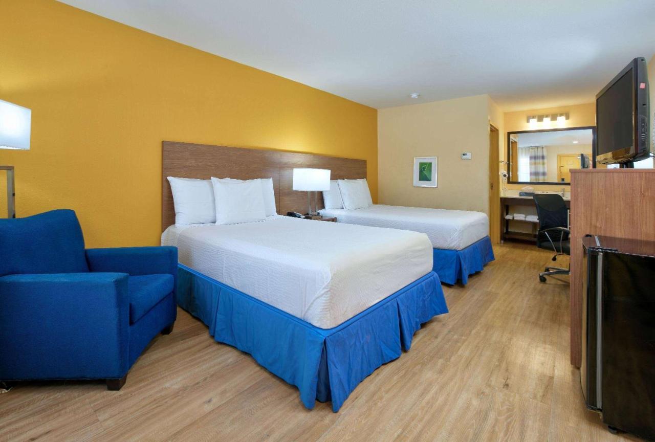 Days Inn By Wyndham Бейтсвилл Экстерьер фото