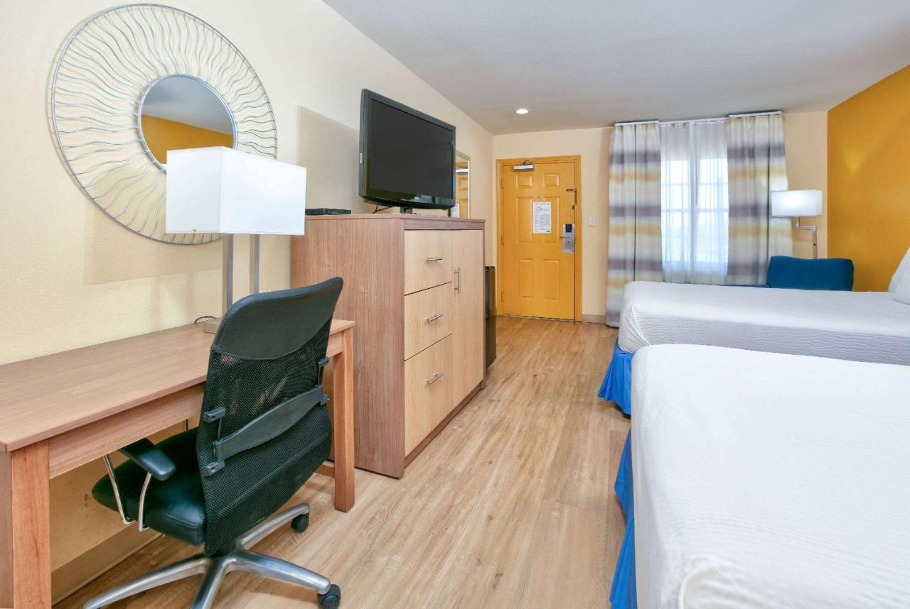 Days Inn By Wyndham Бейтсвилл Экстерьер фото