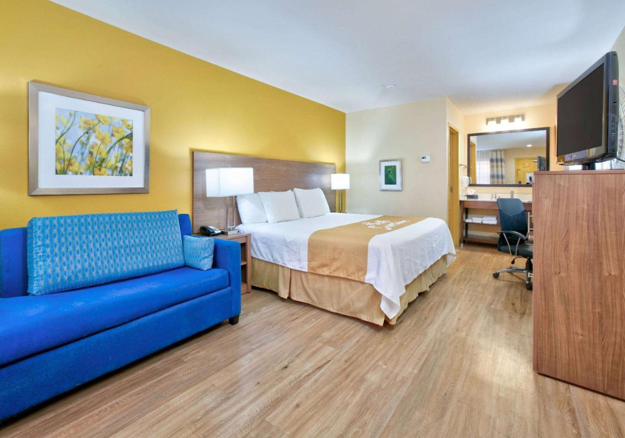 Days Inn By Wyndham Бейтсвилл Экстерьер фото
