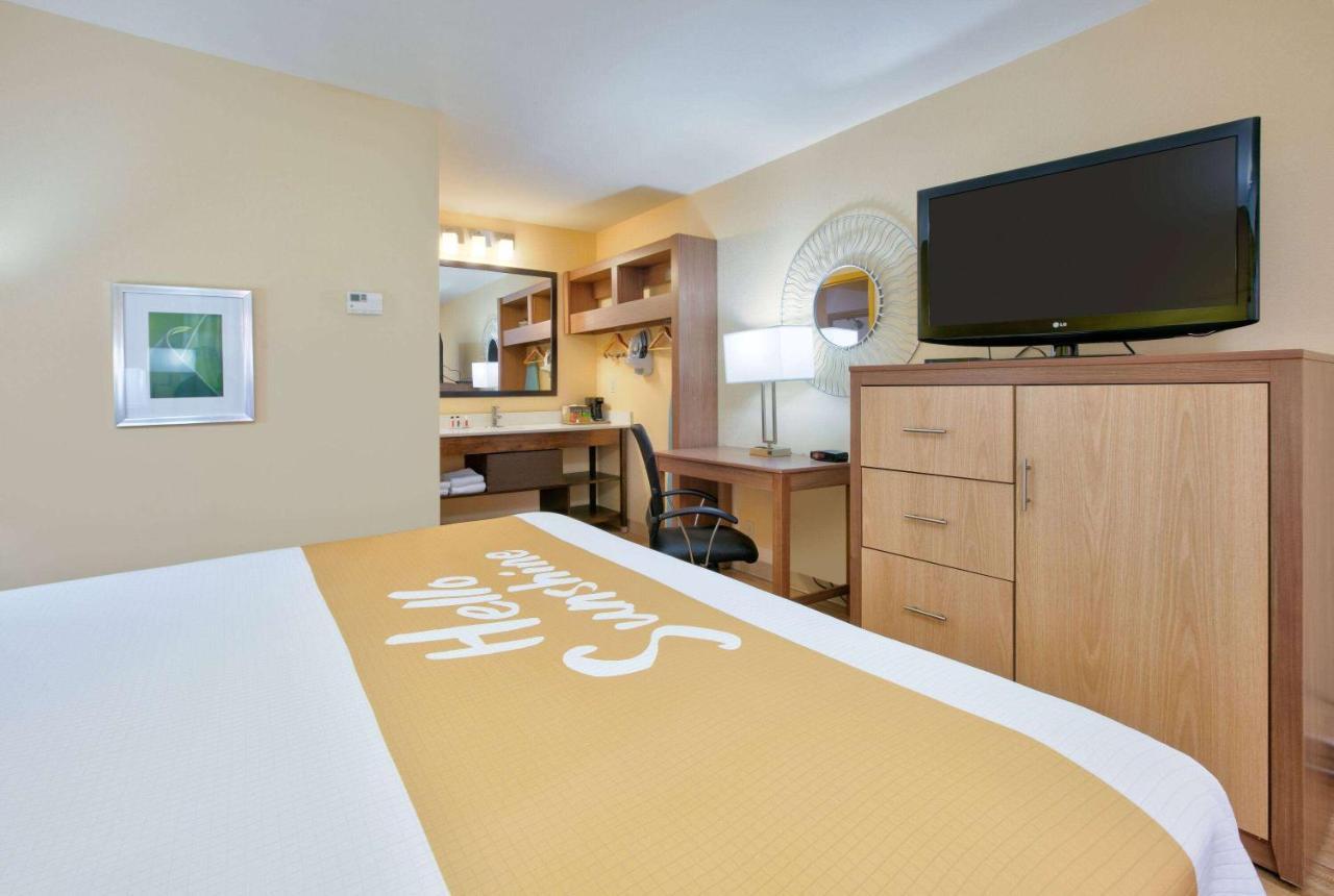 Days Inn By Wyndham Бейтсвилл Экстерьер фото